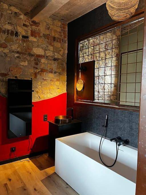 Gîte pour 4 personnes, avec jardin ainsi que sauna et jacuzzi à Hannut - 3