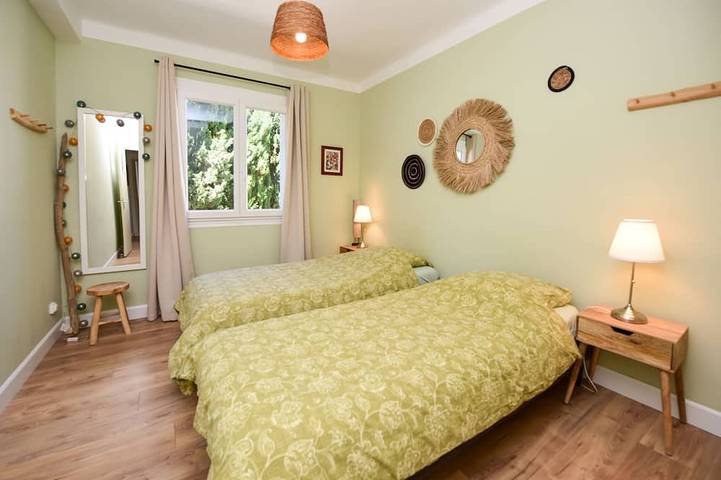 Entire apartment, Charming Renovated Apartment Near the Historic Center of Tarascon in Tarascon, Arles region