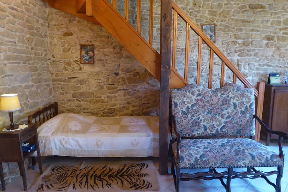 Gîte à la campagne, 3 personnes in Bazoges-en-Pareds, Fontenay-le-Comte