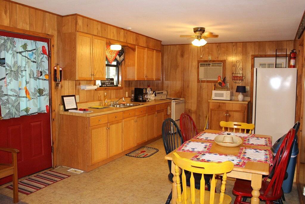 The Bandera Cabin 3Bd / 1Bath @ Whisky Mountain - Großartige Lage! in Rio Frio, Real County