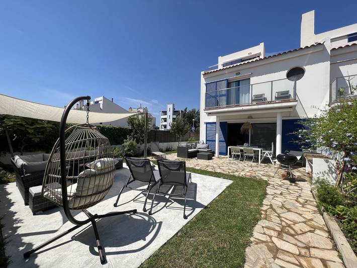 Ferienhaus für 6 Personen, mit Terrasse und Garten sowie Kinderpool und Pool in Mas Pinell