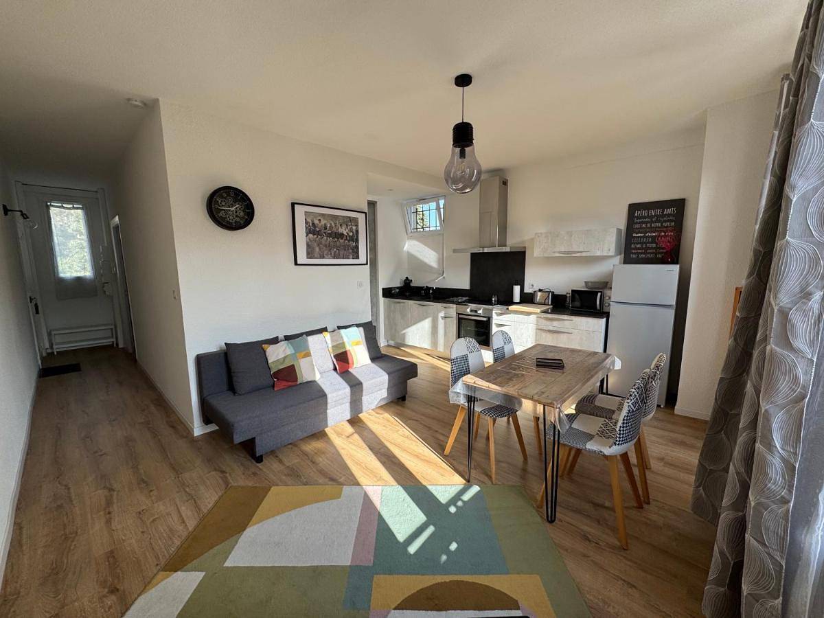 Appartement entier, Appartement Le Madargue idéalement placé in Châtel-Guyon, Parc naturel régional des Volcans d'Auvergne