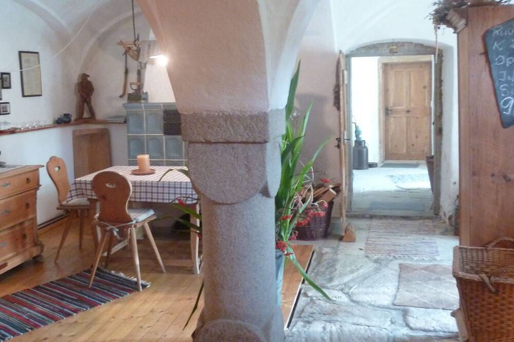 Historisches Bauernhaus in ländlichen Dorf in nordbayerischen Landschaft in Wunsiedel, Oberfranken
