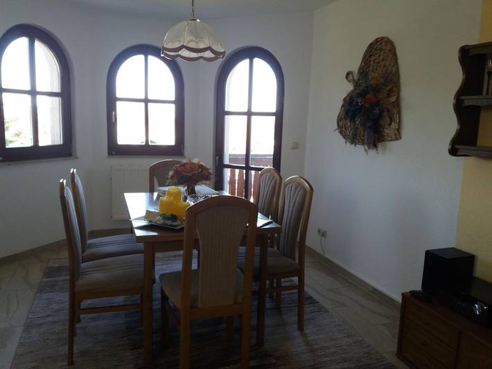 Ferienwohnung für 4 Personen, mit Balkon und Garten in Waltershausen - 2