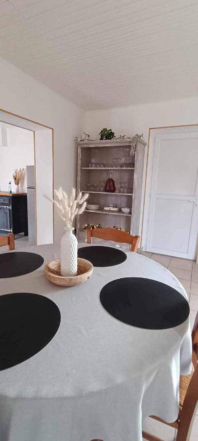 Appartement entier, Two-Bedroom Apartment in Feuquières, Oise
