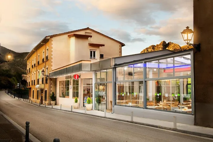 Hotel para 2 personas, con vistas y balcón - 1