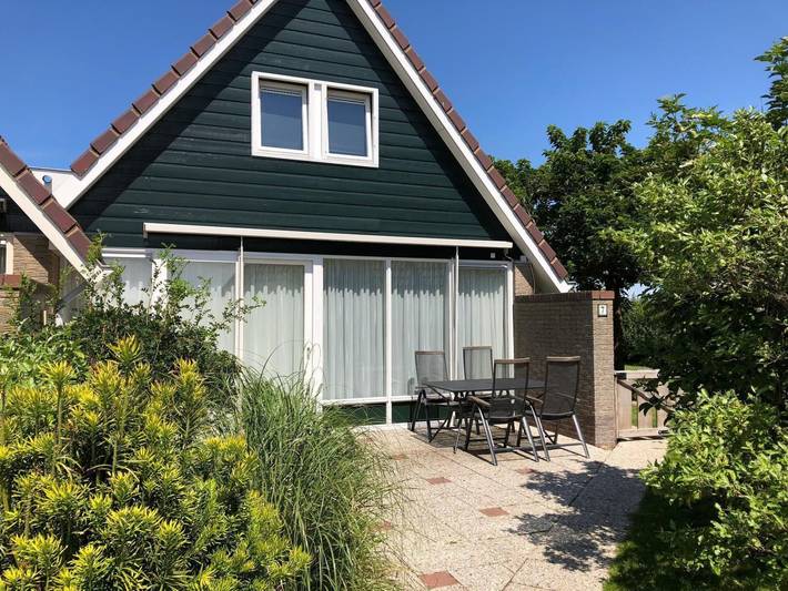 Ferienhaus für 4 Personen, mit Terrasse und Garten in Julianadorp