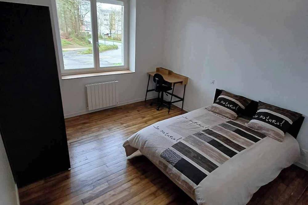 Agréable Maison Rénovée in Pontivy, Pontivy region