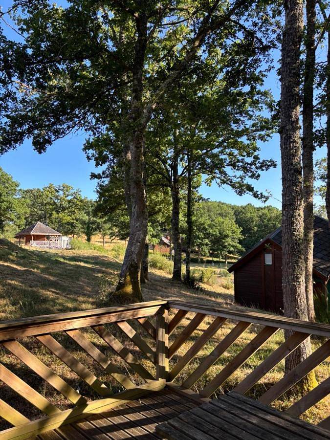 Location de vacances pour 5 personnes, avec vue ainsi que terrasse et jardin, animaux acceptés à Jouillat - 3