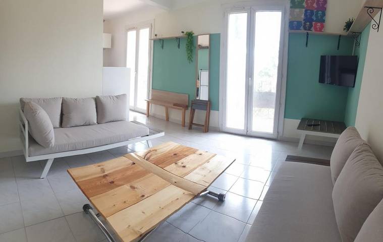 Gîte pour 3 personnes, avec vue et balcon, animaux acceptés dans Plage de La Gorguette