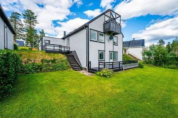 Cottage pour 12 personnes, avec jardin et vue ainsi que sauna et balcon dans Gallivare