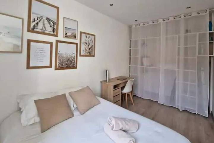 Appartement entier, Appartement tout confort à 2 pas du centre ville in Aubagne, Côte méditerranéenne (France)