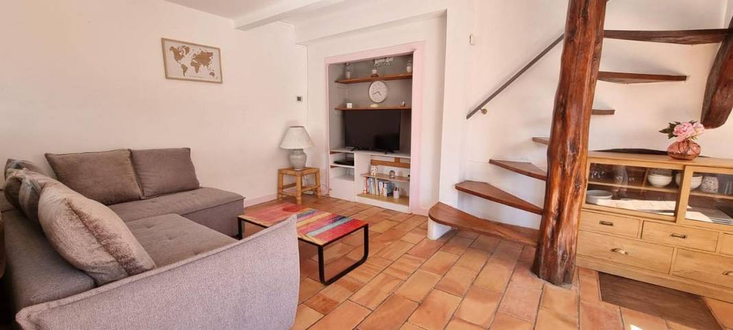 Location de vacances pour 5 personnes, avec vue et terrasse à Sigonce - 4