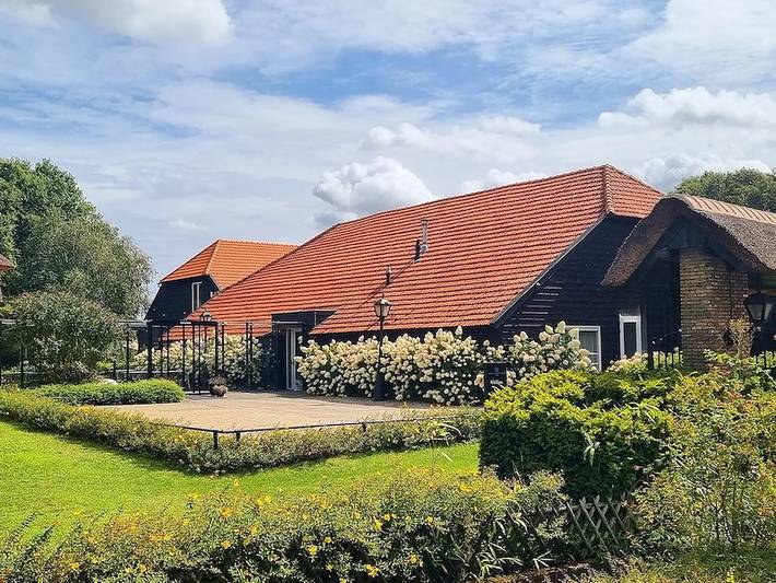 Vakantiehuis voor 16 personen, met terras en balkon/terras in Baarle-Nassau