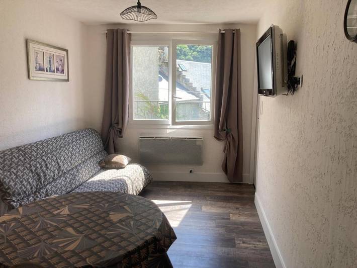 Gîte pour 2 personnes, avec terrasse ainsi que vue et piscine à Saint-Béat - 2