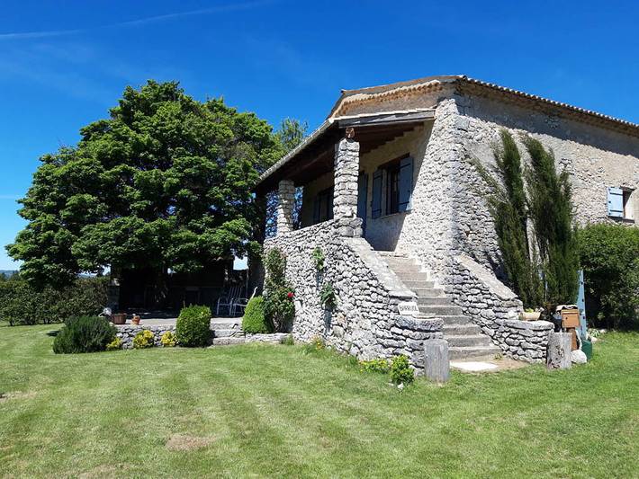 Gîte pour 5 personnes, avec Terrasse ainsi que Jardin et Vue