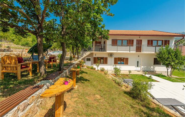 Ferienhaus für 8 Personen, mit Pool und Terrasse sowie Garten in Zadar - 3
