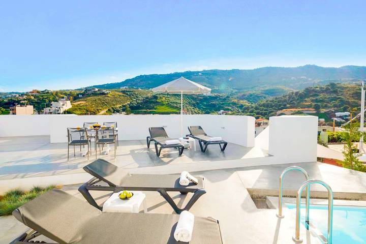 Location de vacances pour 4 personnes, avec terrasse et piscine dans Agia Pelagia - 3