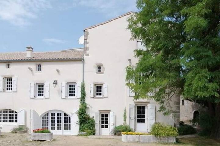 Location de vacances pour 7 personnes, avec Jardin à Campestre-et-Luc