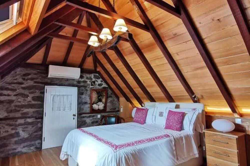 Casas de Pedra-Camelia Haus in Camacha, Madeira