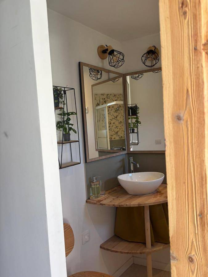 Gîte pour 2 personnes, avec jardin ainsi que piscine et terrasse à Bommes - 4
