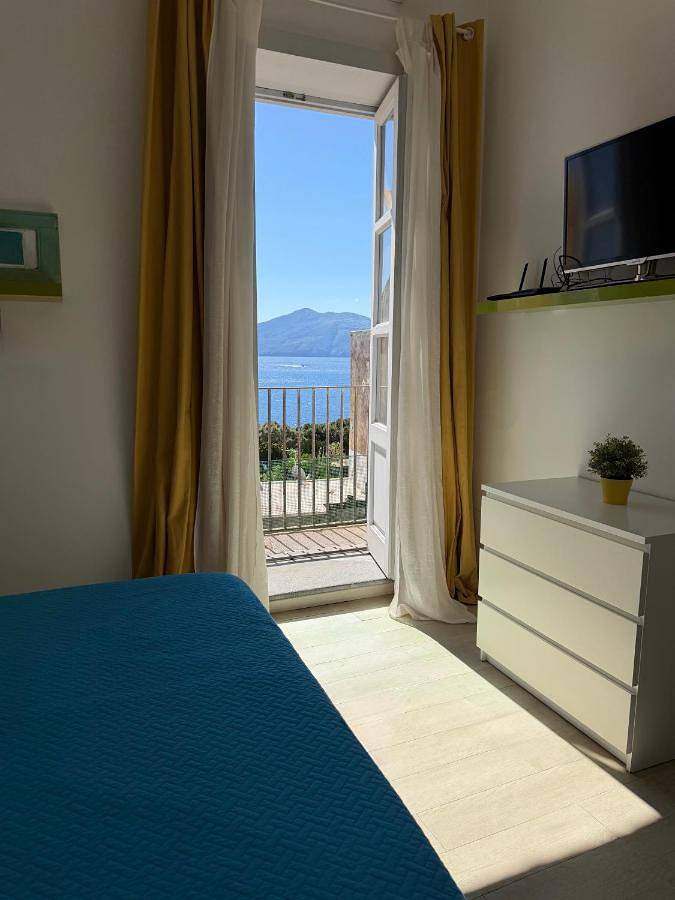 Gîte pour 2 personnes, avec balcon et vue à Santa Marina Salina - 2