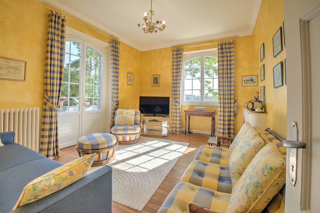 Casa de vacaciones 'Le Puy Bellevue' con piscina privada, terraza privada y Wi-Fi in Ribérac, Périgord Vert