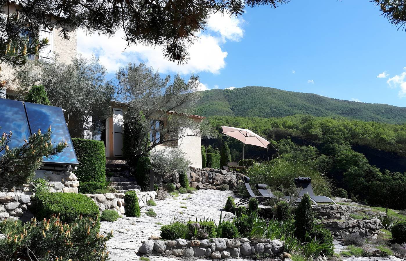 Gîte « Le Galabre » avec vue sur la montagne, Wi-Fi et climatisation in La Robine-sur-Galabre, Alpes-de-Haute-Provence