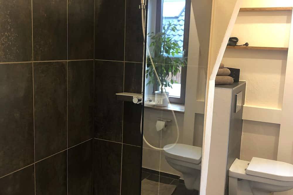 Ganze Wohnung, Traumhafte Ferienwohnung nur 200 Meter vom See entfernt in Tutzing, Starnberger See