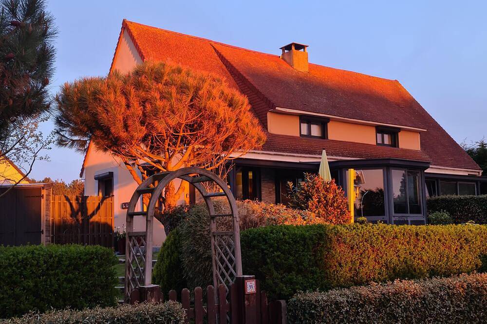 Villa de charme à Ste-Cecile,  mer {très proche ) A 100M } in Sainte Cécile Plage, Camiers