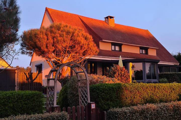 Location de vacances pour 5 personnes, avec Balcon et Jardin dans Plage du chemin des Bateaux