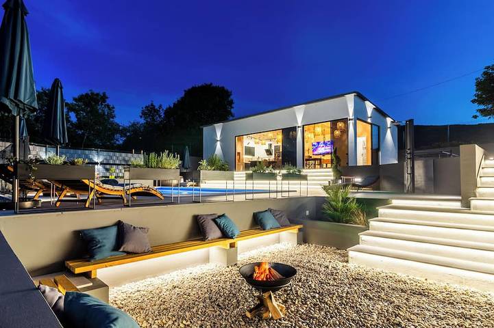 Villa für 8 Personen, mit Garten und Whirlpool in Split-Dalmatien