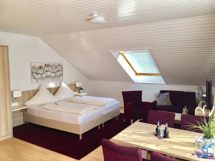 Hotel für 2 Personen, mit Balkon und Terrasse sowie Garten in Sindelfingen