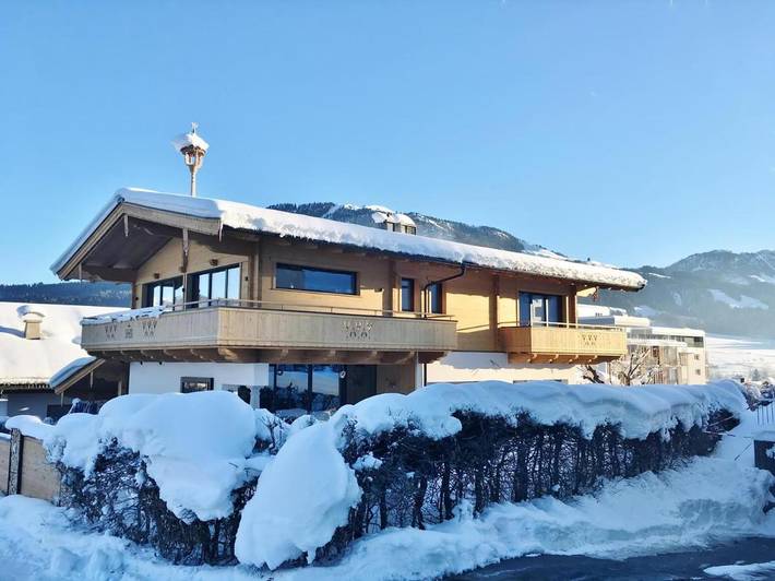Chalet voor 12 personen, met tuin en balkon in St. Johann in Tirol