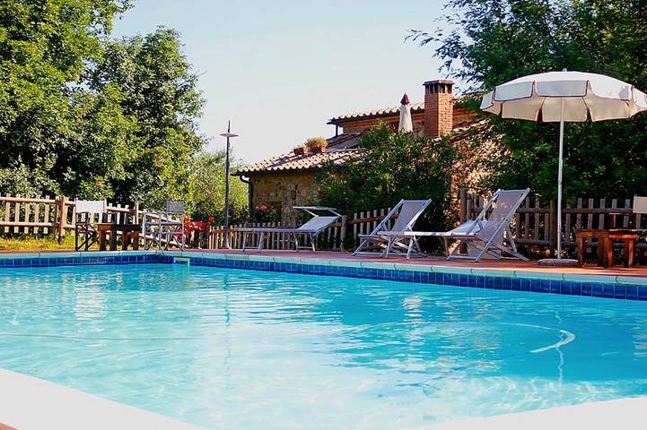 Agriturismo per 2 persone, con Terrazza e Giardino nonché Piscina e Panorama a Gavorrano