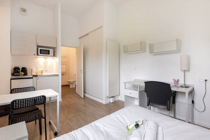 Studio entier, 7 - Palaiseau - Wifi - Proche Rer in Palaiseau, Essonne