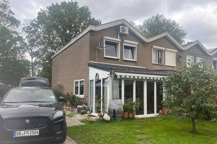 Ferienhaus für 4 Personen, mit Garten und Whirlpool sowie Terrasse