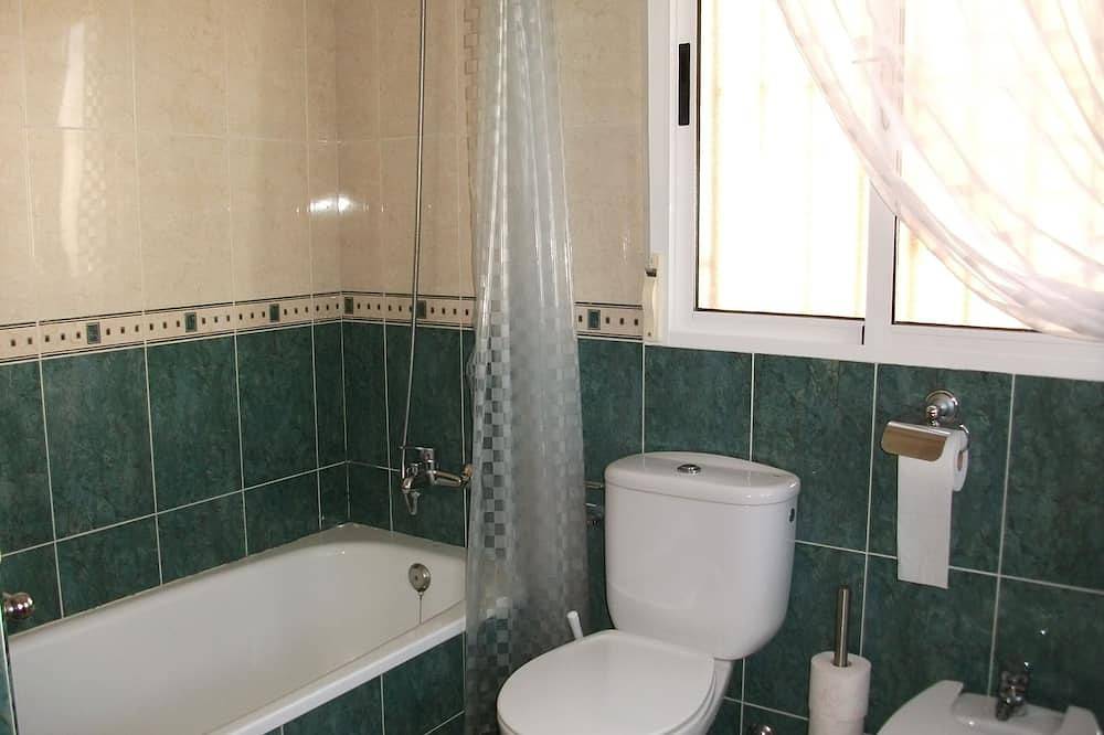 Beautiful independent villa with private pool, pets welcome in Puerto de Mazarrón, Mazarrón