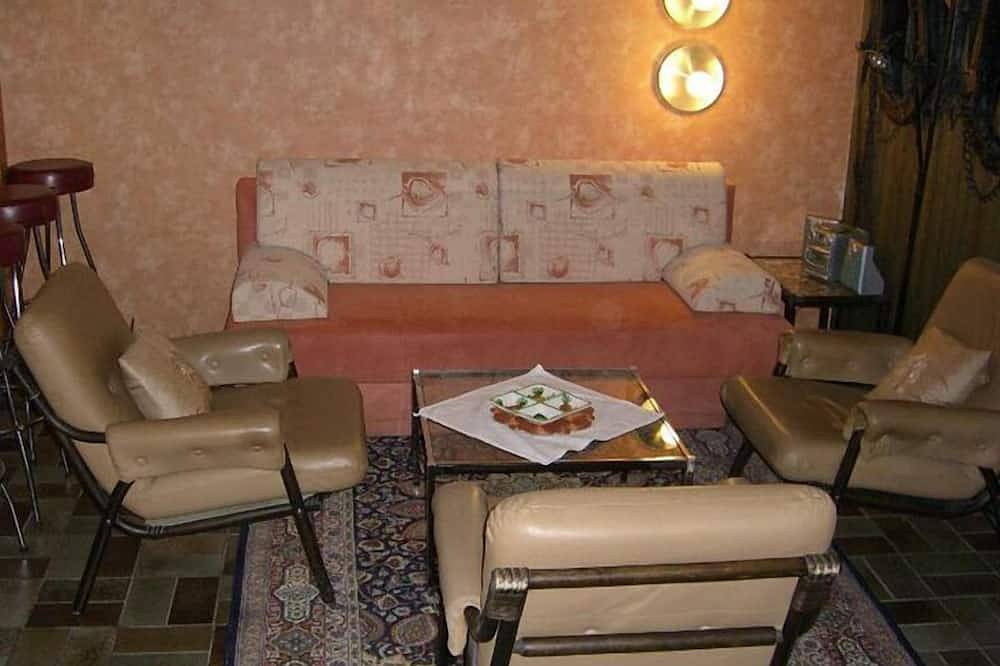 Ganze Wohnung, Apartment 2: Rustikale vollausgestattete Ferienwohnung mit gratis Wlan in Dörfles-Esbach, Oberes Maintal - Coburger Land