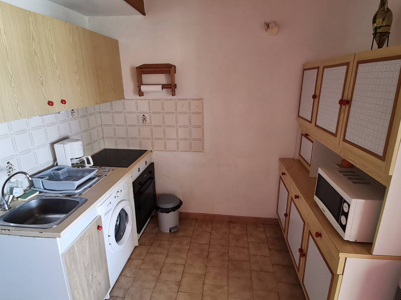 Entire apartment, Spacious apartment for 6, Valras-Plage center, 10m from the beach in Valras-Plage, Côte d'Améthyste