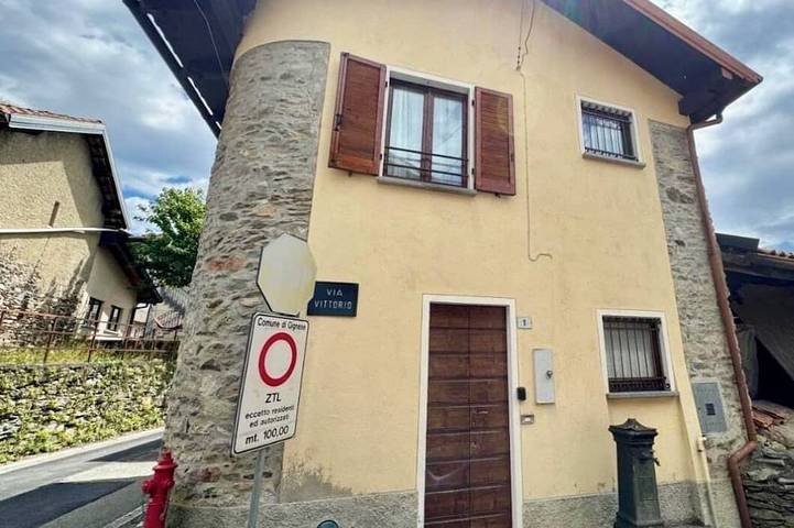 Gîte pour 3 personnes, avec jardin à Brovello-Carpugnino