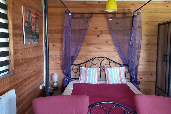 Gîte pour 2 personnes, avec Terrasse ainsi que Jardin et Piscine à Montolieu - 4