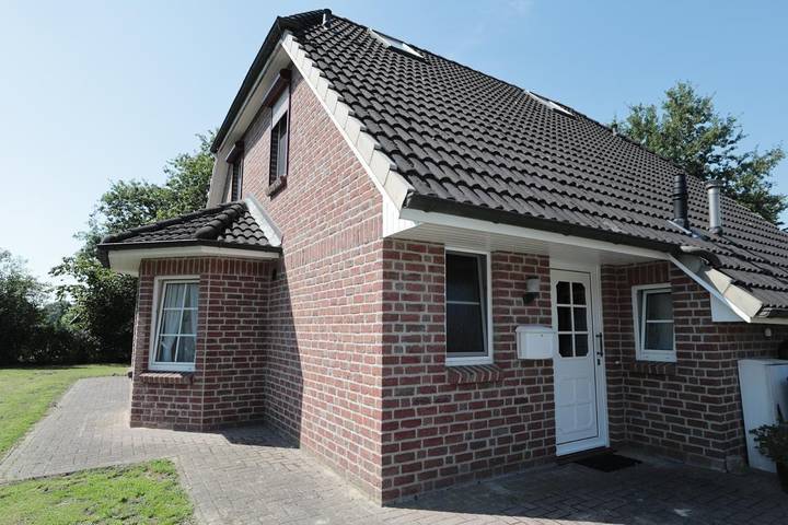 Ferienhaus für 4 Personen, mit Terrasse und Garten in Otterndorf