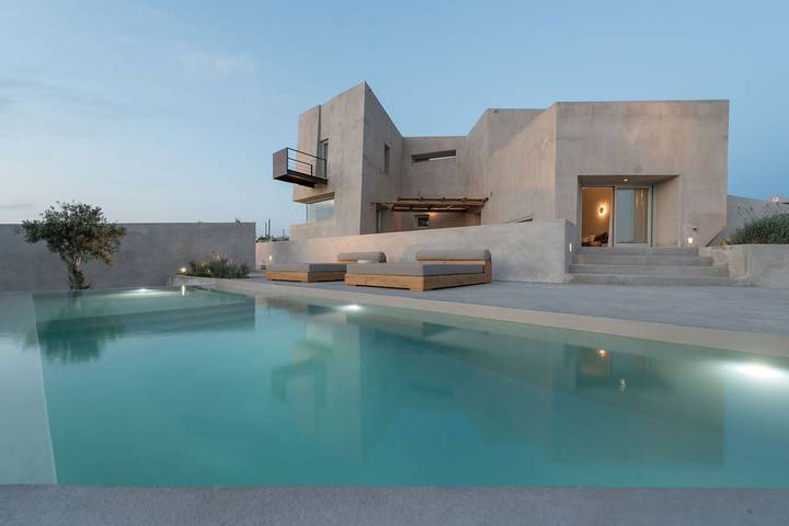 Ferienhaus für 8 Personen, mit Balkon und Whirlpool sowie Terrasse und Garten auf Santorin - 2