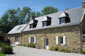 Location de vacances pour 8 personnes, avec jardin à Roscanvel