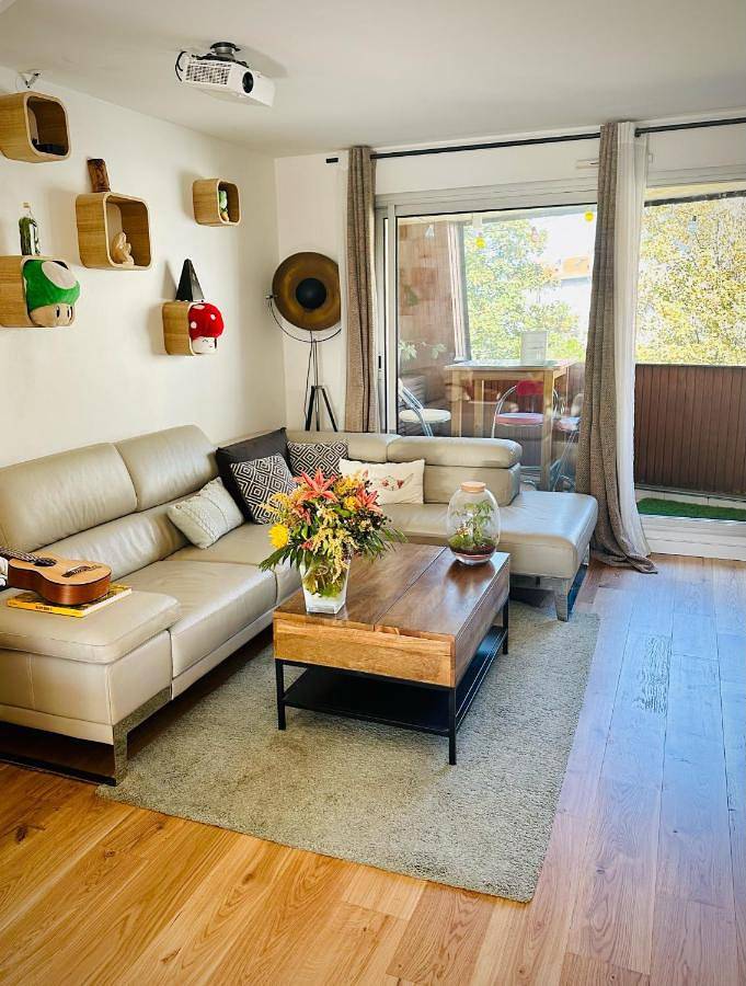 Appartement entier, Two-Bedroom Apartment in Les Lilas, Seine-Saint-Denis