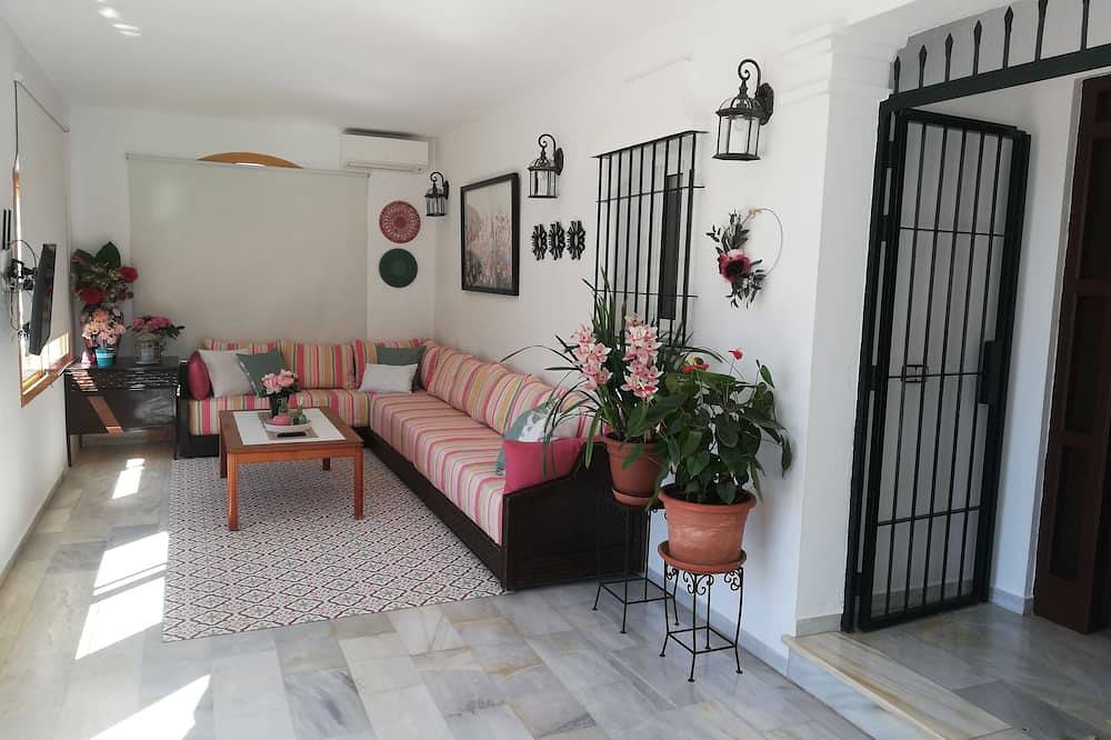 Fantastica Villa Con Piscina Y Jardin Privados En Istan Cerca De Marbella in Istán, Sierra de las Nieves