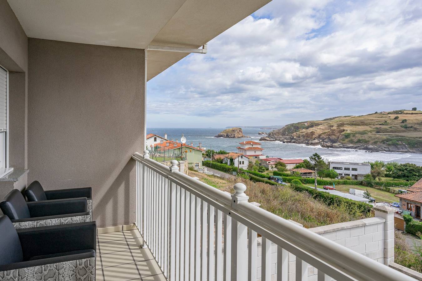 Ferienhaus 'Santa Divina Relax Para 10 Personas' mit Balkon und Wlan in Castrillón, Costa Verde (Spanien)