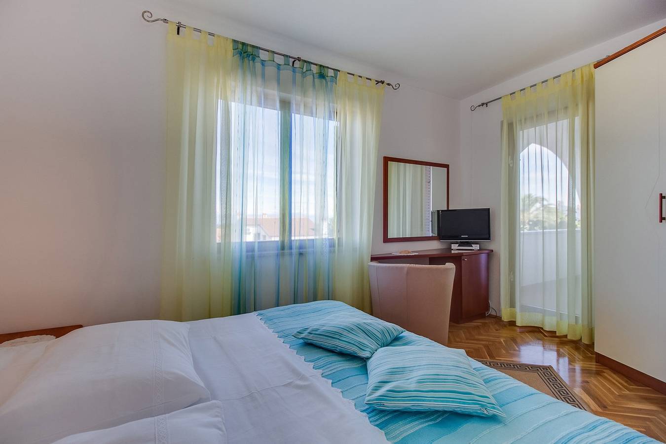 Ganze Wohnung, Das Apartment Bianca 1 befindet sich in einem ruhigen Teil von Mali Lošinj, Zagazine. Diese komplett eingerichtete Wohnung im ersten Stock ist für 4 Personen geeignet, private Parkplätze sind vorhanden. in Mali Lošinj, Lošinj
