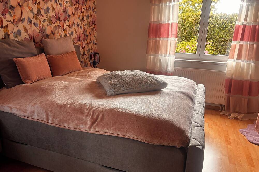Ganze Wohnung, Ferienwohnung „Marion‘s Schmuckkästchen“ in Schwegenheim, Rheinebene